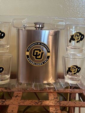 Colorado Buffaloes Stainless Steel Flask and Shot Glass Set New in Box
